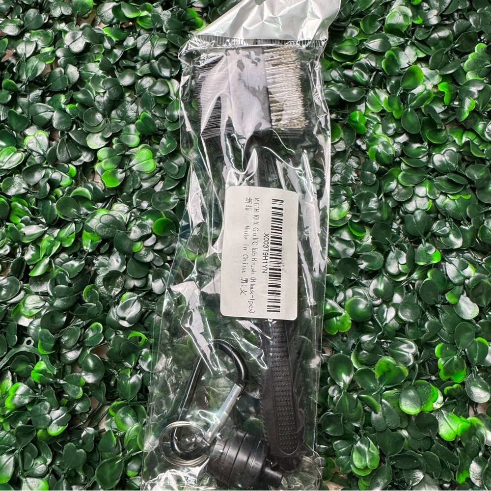New in package Golf Club Brush and Groove Cleaner W/Carabiner Clip